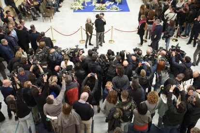 Capilla ardiente del pequeño Gabriel Cruz Ramírez instalada en la Diputación de Almería.