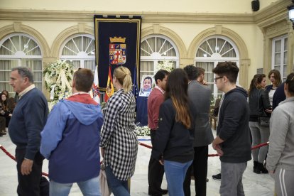 Capilla ardiente del pequeño Gabriel Cruz Ramírez instalada en la Diputación de Almería.