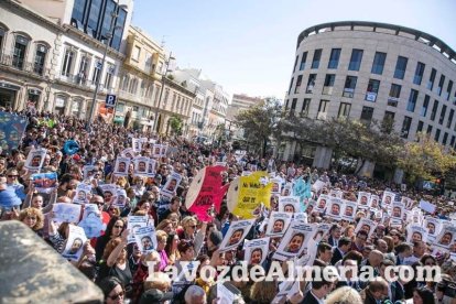 Concentración en Puerta Purchena en apoyo a Gabriel Cruz Ramírez.