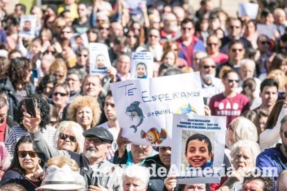 Concentración en Puerta Purchena en apoyo a Gabriel Cruz Ramírez.