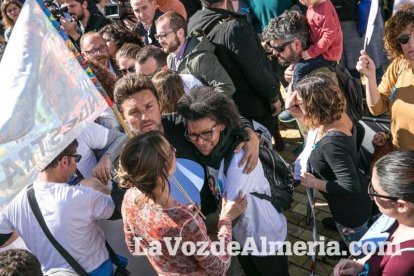 Concentración en Puerta Purchena en apoyo a Gabriel Cruz Ramírez.