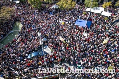 Concentración en Puerta Purchena en apoyo a Gabriel Cruz Ramírez.