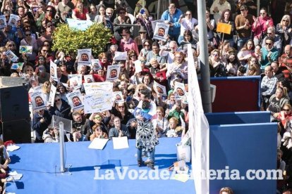 Concentración en Puerta Purchena en apoyo a Gabriel Cruz Ramírez.