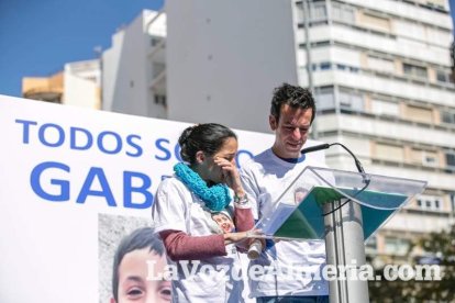 Concentración en Puerta Purchena en apoyo a Gabriel Cruz Ramírez.