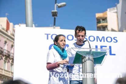 Concentración en Puerta Purchena en apoyo a Gabriel Cruz Ramírez.