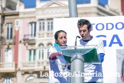 Concentración en Puerta Purchena en apoyo a Gabriel Cruz Ramírez.