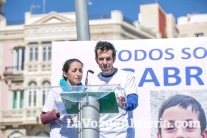 Concentración en Puerta Purchena en apoyo a Gabriel Cruz Ramírez.