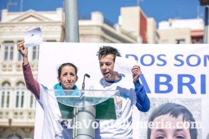 Concentración en Puerta Purchena en apoyo a Gabriel Cruz Ramírez.