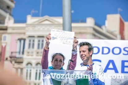 Concentración en Puerta Purchena en apoyo a Gabriel Cruz Ramírez.