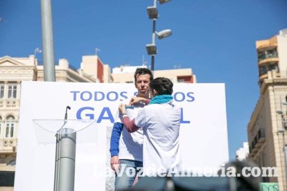 Concentración en Puerta Purchena en apoyo a Gabriel Cruz Ramírez.