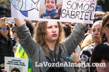 Concentración en Puerta Purchena en apoyo a Gabriel Cruz Ramírez.