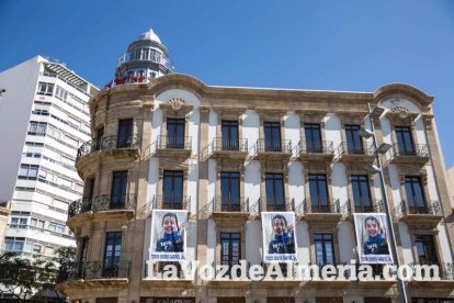 Concentración en Puerta Purchena en apoyo a Gabriel Cruz Ramírez.