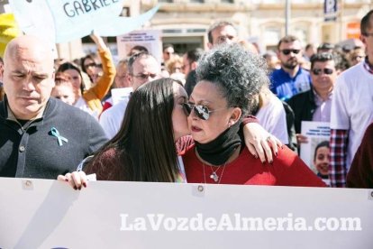 Concentración en Puerta Purchena en apoyo a Gabriel Cruz Ramírez.