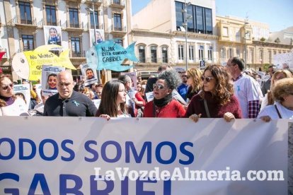 Concentración en Puerta Purchena en apoyo a Gabriel Cruz Ramírez.
