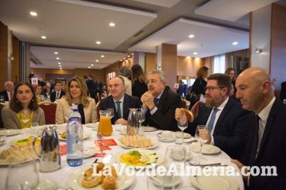 Desayunos La Voz con Susana Díaz