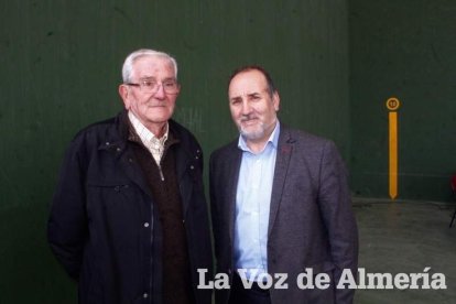 El alcalde de Abrucena, Antonio Torres, inauguró el acto ante numerosos asistentes.