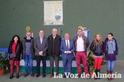 El alcalde de Abrucena, Antonio Torres, inauguró el acto ante numerosos asistentes.