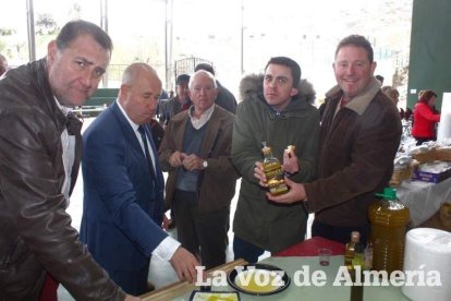 El alcalde de Abrucena, Antonio Torres, inauguró el acto ante numerosos asistentes.