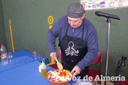 El alcalde de Abrucena, Antonio Torres, inauguró el acto ante numerosos asistentes.