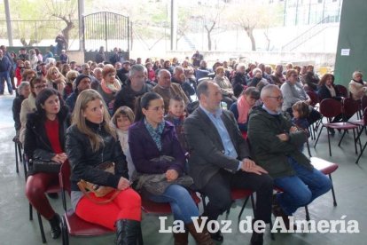 El alcalde de Abrucena, Antonio Torres, inauguró el acto ante numerosos asistentes.