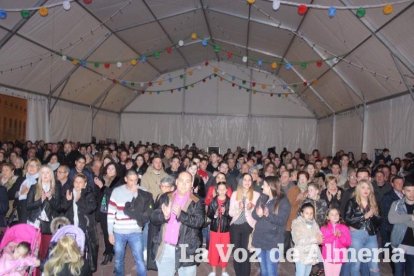 La alcaldesa benaducense, Mari Carmen Soriano, abrió la gala de coronación de las Reinas con su saluda