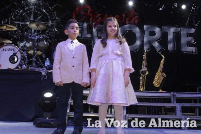 La alcaldesa benaducense, Mari Carmen Soriano, abrió la gala de coronación de las Reinas con su saluda