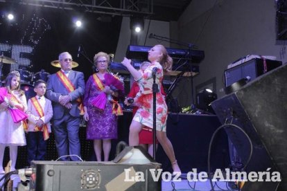 La alcaldesa benaducense, Mari Carmen Soriano, abrió la gala de coronación de las Reinas con su saluda