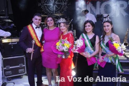 La alcaldesa benaducense, Mari Carmen Soriano, abrió la gala de coronación de las Reinas con su saluda