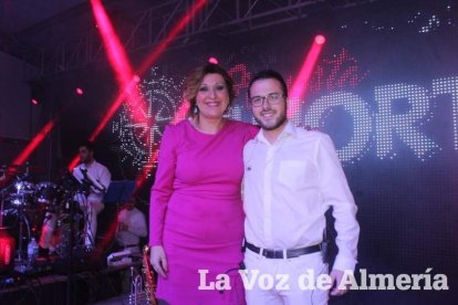 La alcaldesa benaducense, Mari Carmen Soriano, abrió la gala de coronación de las Reinas con su saluda