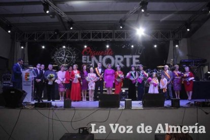 La alcaldesa benaducense, Mari Carmen Soriano, abrió la gala de coronación de las Reinas con su saluda