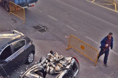 Uno de los coches quedó en muy mal estado.