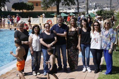 Autoridades y asistentes esta mañana en el parque.