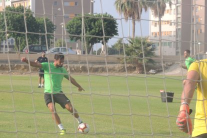 El lateral Romera.