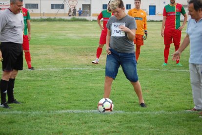 Saque de honor del socio  Edu.