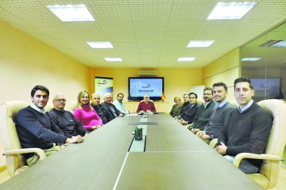 J. HUETE. Juan F. Moreno, Javier Huete, Fued Alle, Cayetano Navarro, Javier Huete,  Danna Ivanenko, Juan de Luque, Juan Pérez, Juan Carlos Tovar, Francisco Cara, Amir AbbasMiguel Ángel Huete, Paco Martínez, Carlos Martínez, Joaquín Casnova y Luis García.