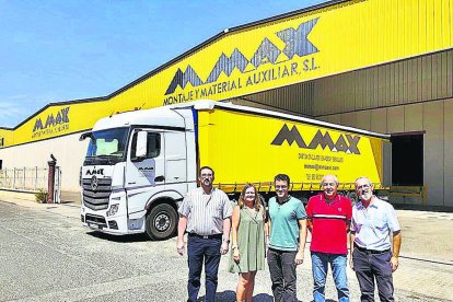 MMAX. Rufo Rojo, director comercial; Eleuterio Aguilera, socio fundador; Carlos Aguilera Albesa, administrador gerente; Nati Villegas, jefa de Administración; y Pablo Pelegrina, comercial.