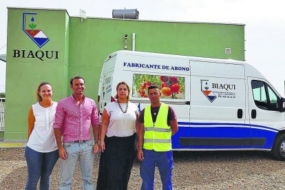 BIAQUI. Verónica Quirós, responsable técnico; Jorge Benítez, encargado de planta; Rocío Campos, responsable de Ventas; y Alexander Calderón, responsable de mantenimiento.