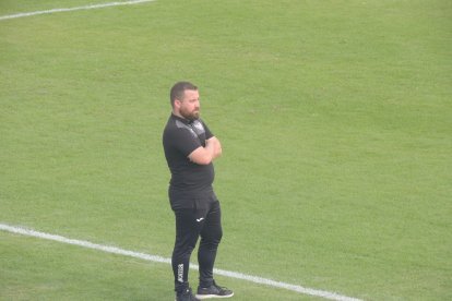 El míster del Pavía.