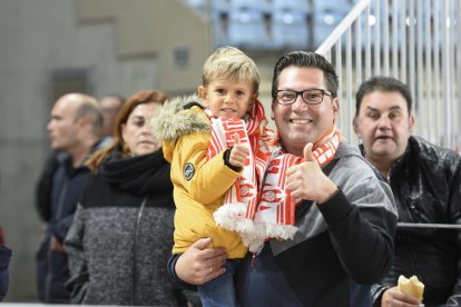 En familia al fútbol.