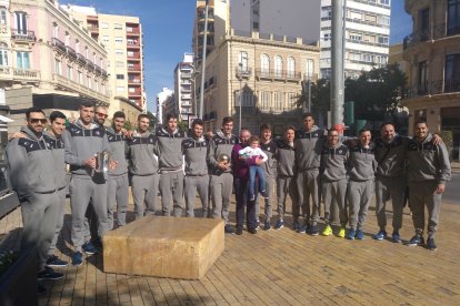 Foto de familia en la Puerta de Purchena.