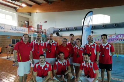 Los árbitros de la competición.