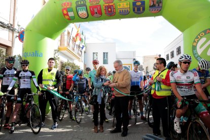 Corte de cinta en la salida desde Santa Fe.