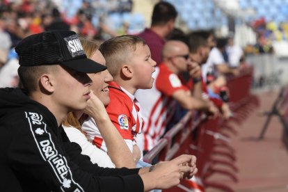 Animando al Almería.