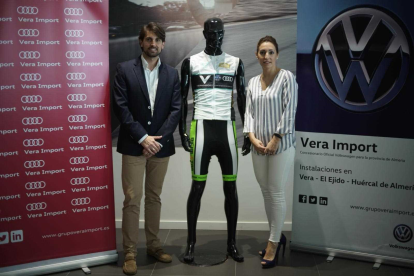 José María Morales y Paola Flores de Vera Import.