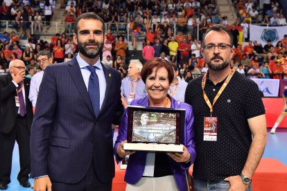 El alcalde con la familia Florido.