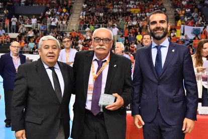 Miguel París, entrenador y árbitrro.