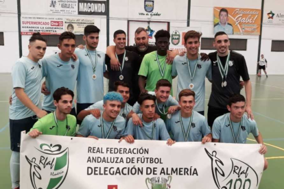 Los juveniles del CD El Ejido son campeones.