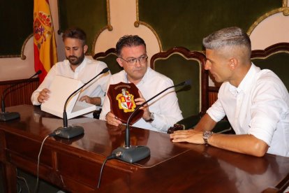 Unas palabras para sus paisanos.