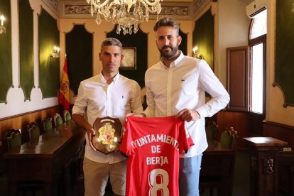 La camiseta del Real Mallorca ya está en Berja.