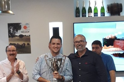 La copa ya está en sus manos.